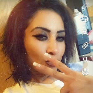 Meet your Posher, Eva